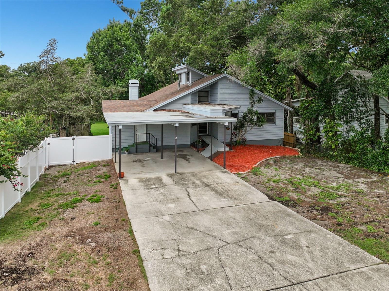 210 Edgewood Ave Property Photo 2