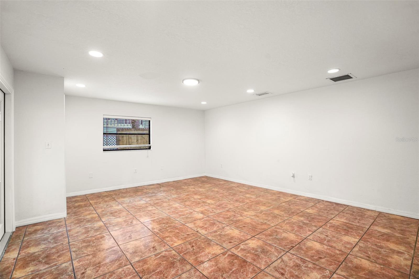 210 Edgewood Ave Property Photo 30