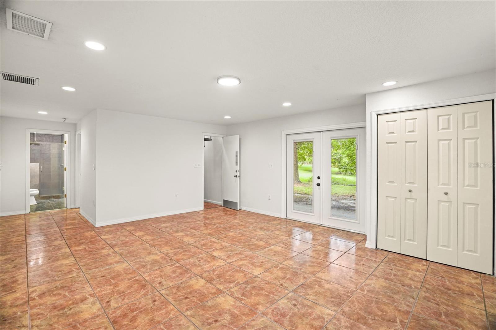 210 Edgewood Ave Property Photo 31
