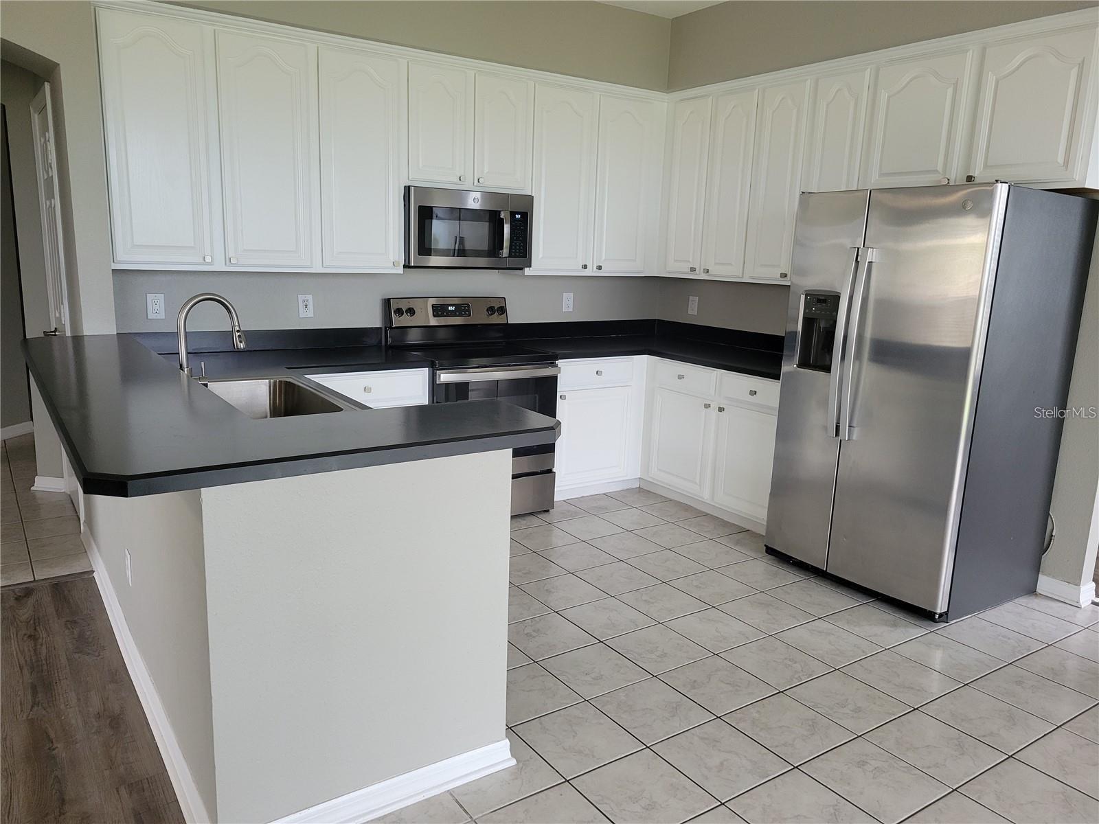 7215 Colonial Lake Dr Property Photo 7