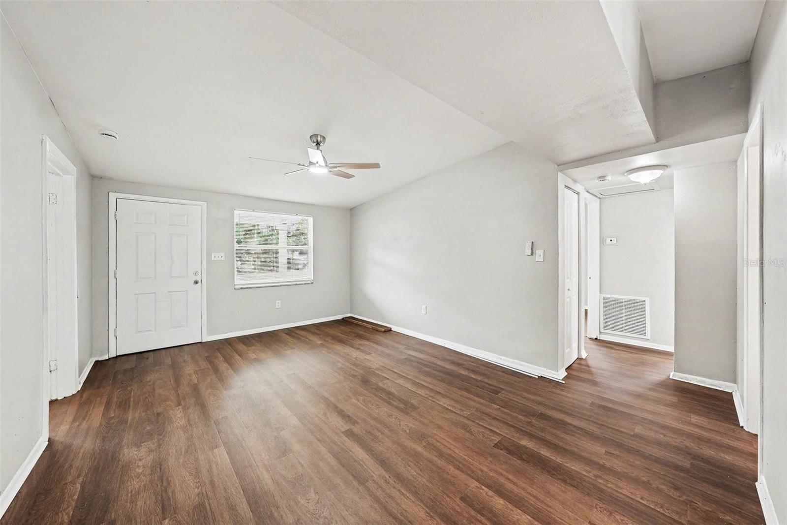 4022 E Henry Ave Property Photo 6