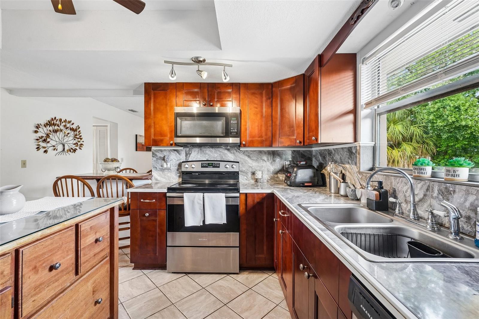 3777 Parkway Blvd Property Photo 4