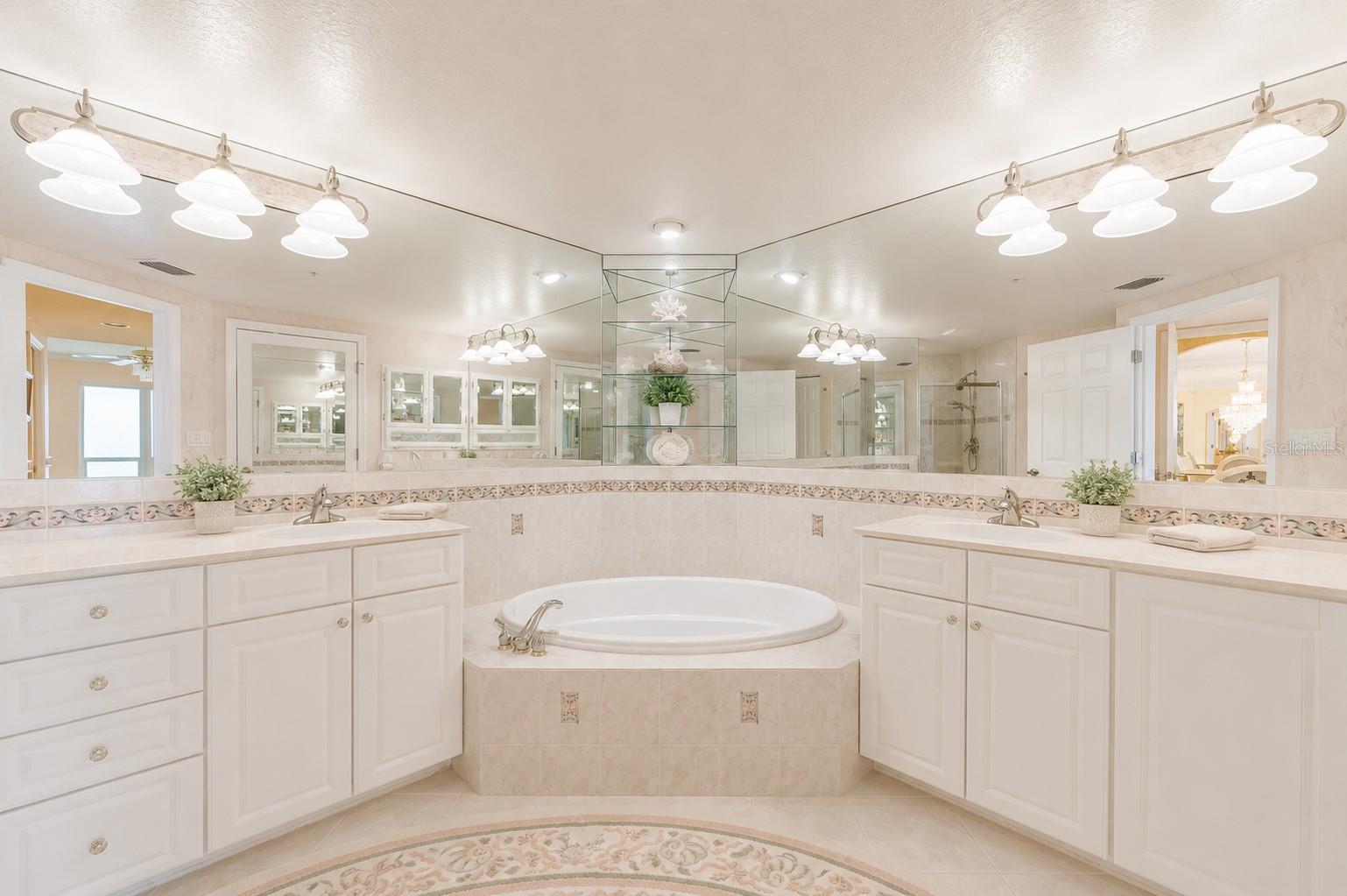 16750 Gulf Blvd #414 Property Photo 11