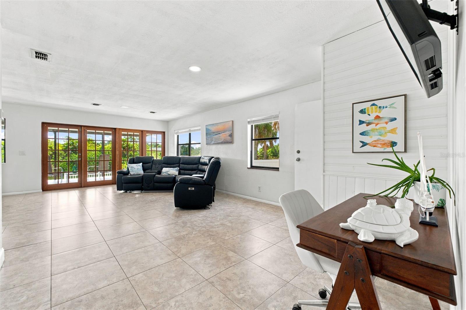 3250 Rose Arbor Dr Property Photo 8