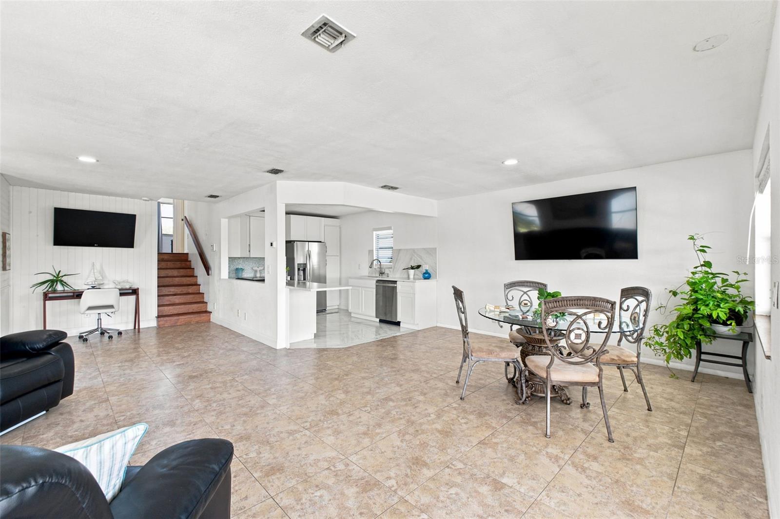 3250 Rose Arbor Dr Property Photo 9