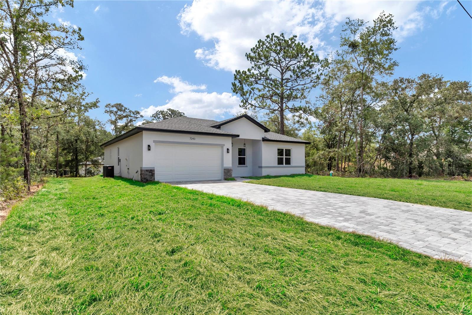 7243 N Embassy Ter Property Photo 1