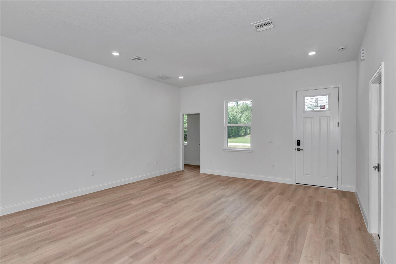 7243 N Embassy Ter Property Photo 16
