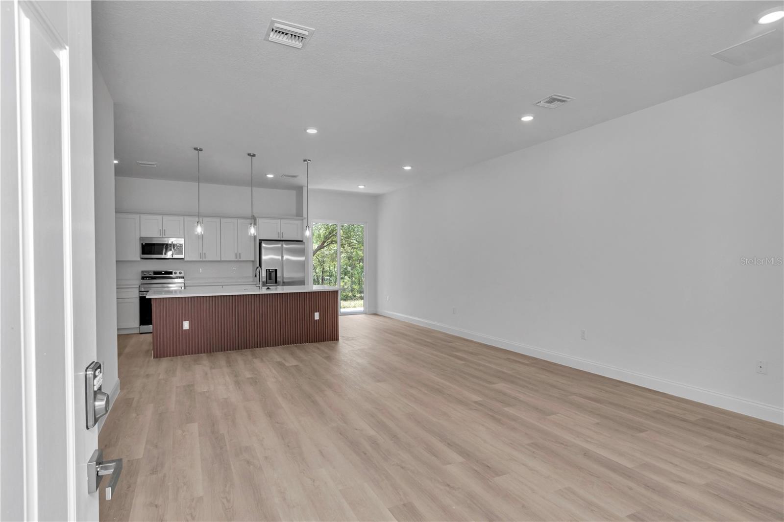 7243 N Embassy Ter Property Photo 18
