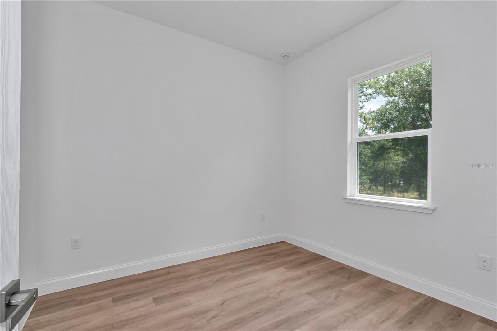 7243 N Embassy Ter Property Photo 27