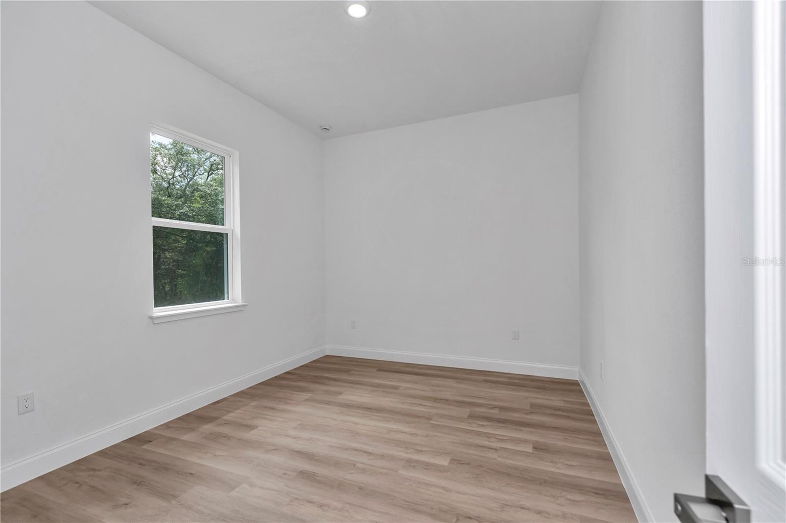7243 N Embassy Ter Property Photo 29