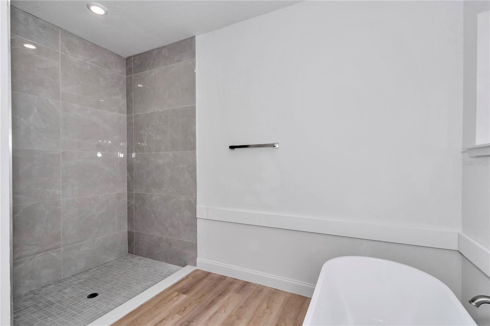 7243 N Embassy Ter Property Photo 37