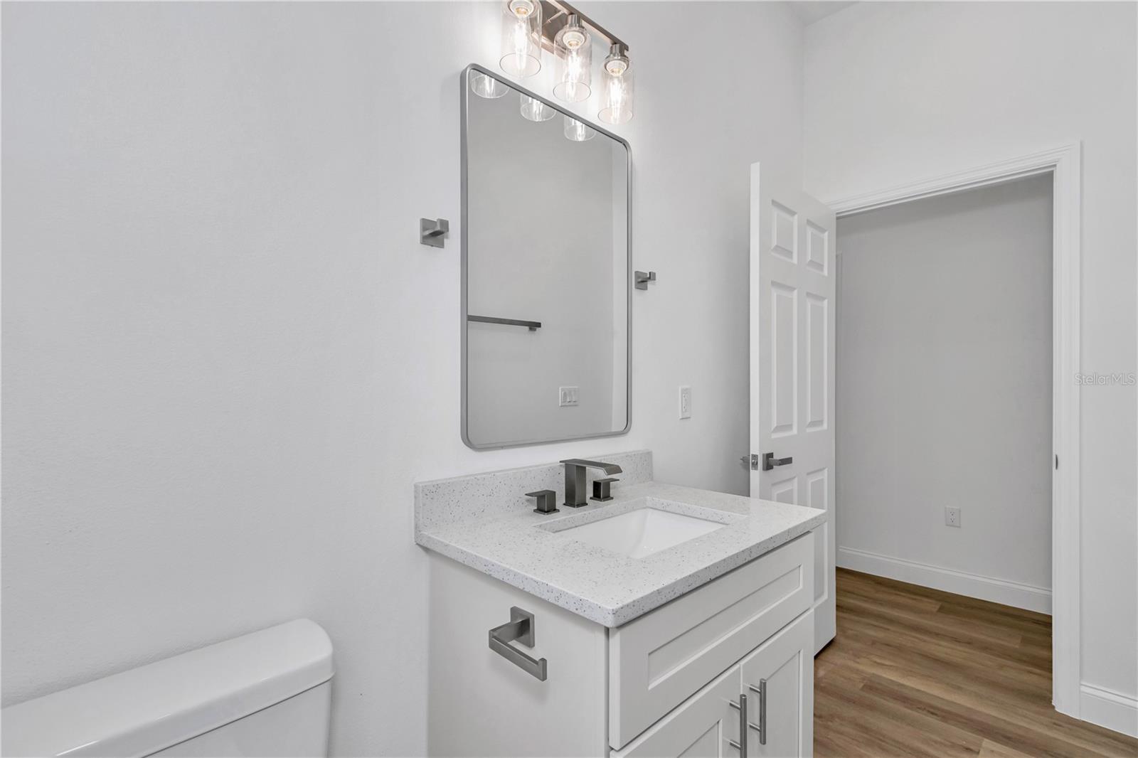 7243 N Embassy Ter Property Photo 40