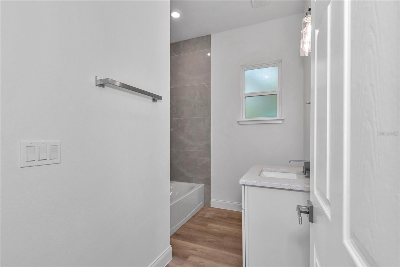 7243 N Embassy Ter Property Photo 41