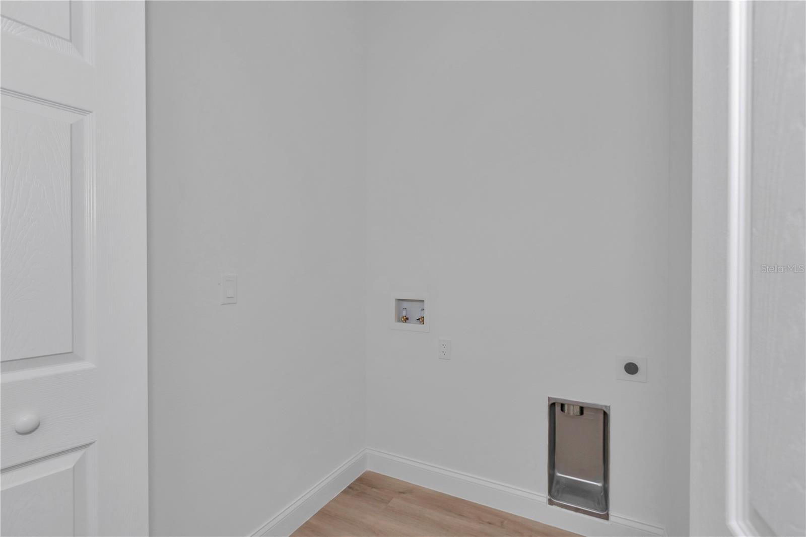 7243 N Embassy Ter Property Photo 42