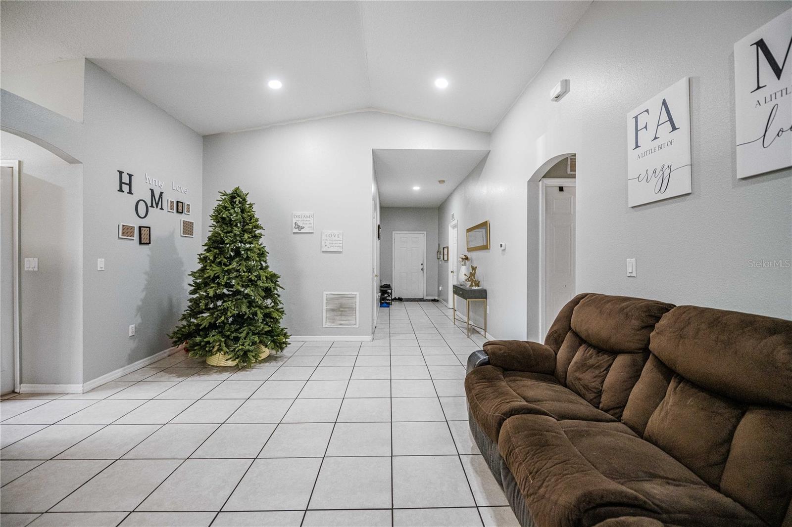 141 Flatfish Ct Property Photo 4