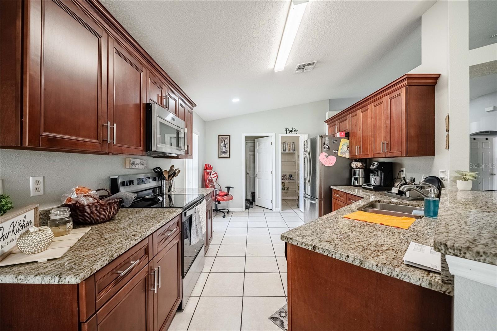 141 Flatfish Ct Property Photo 11