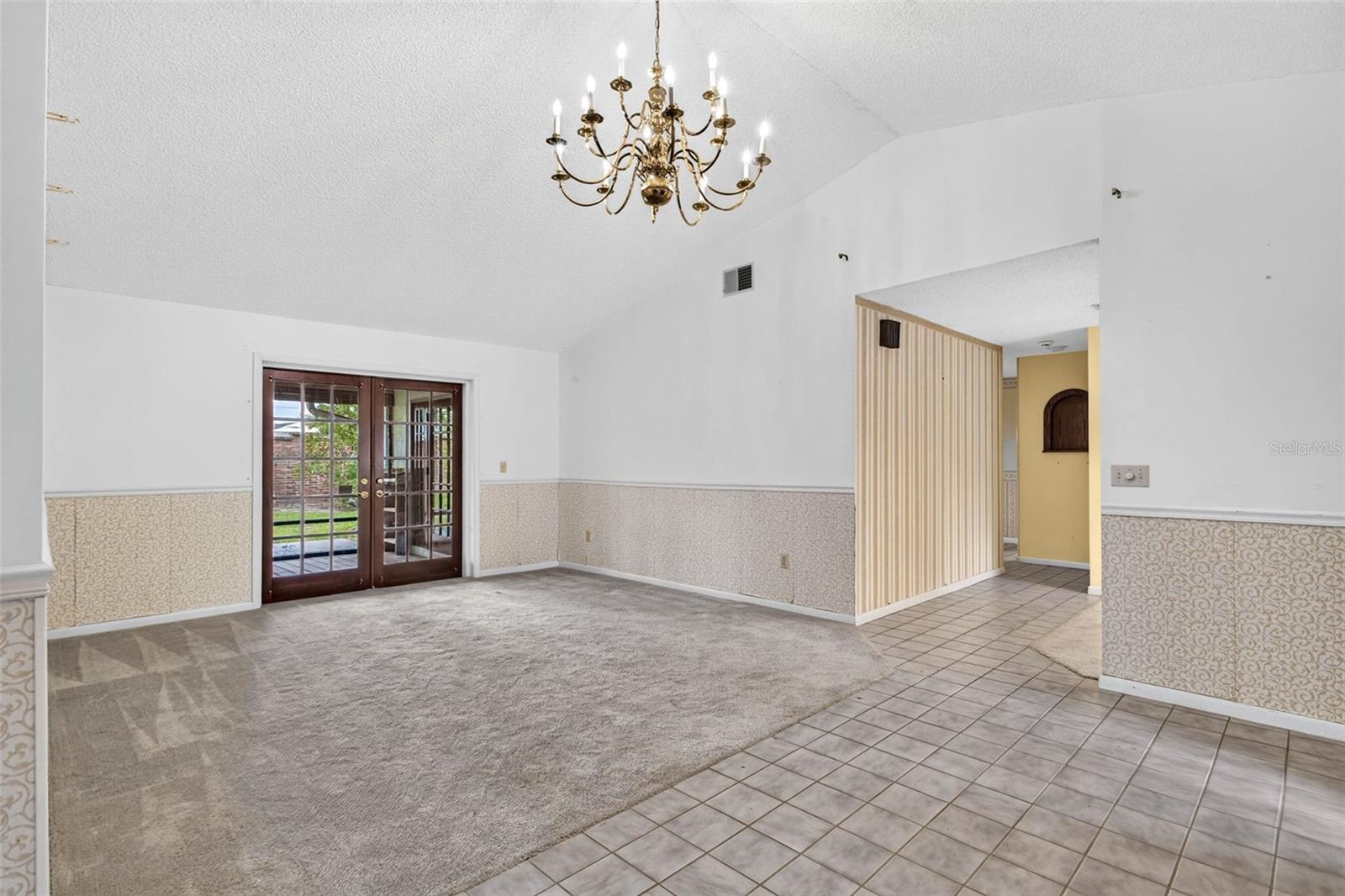 6328 N Queensway Dr Property Photo 8