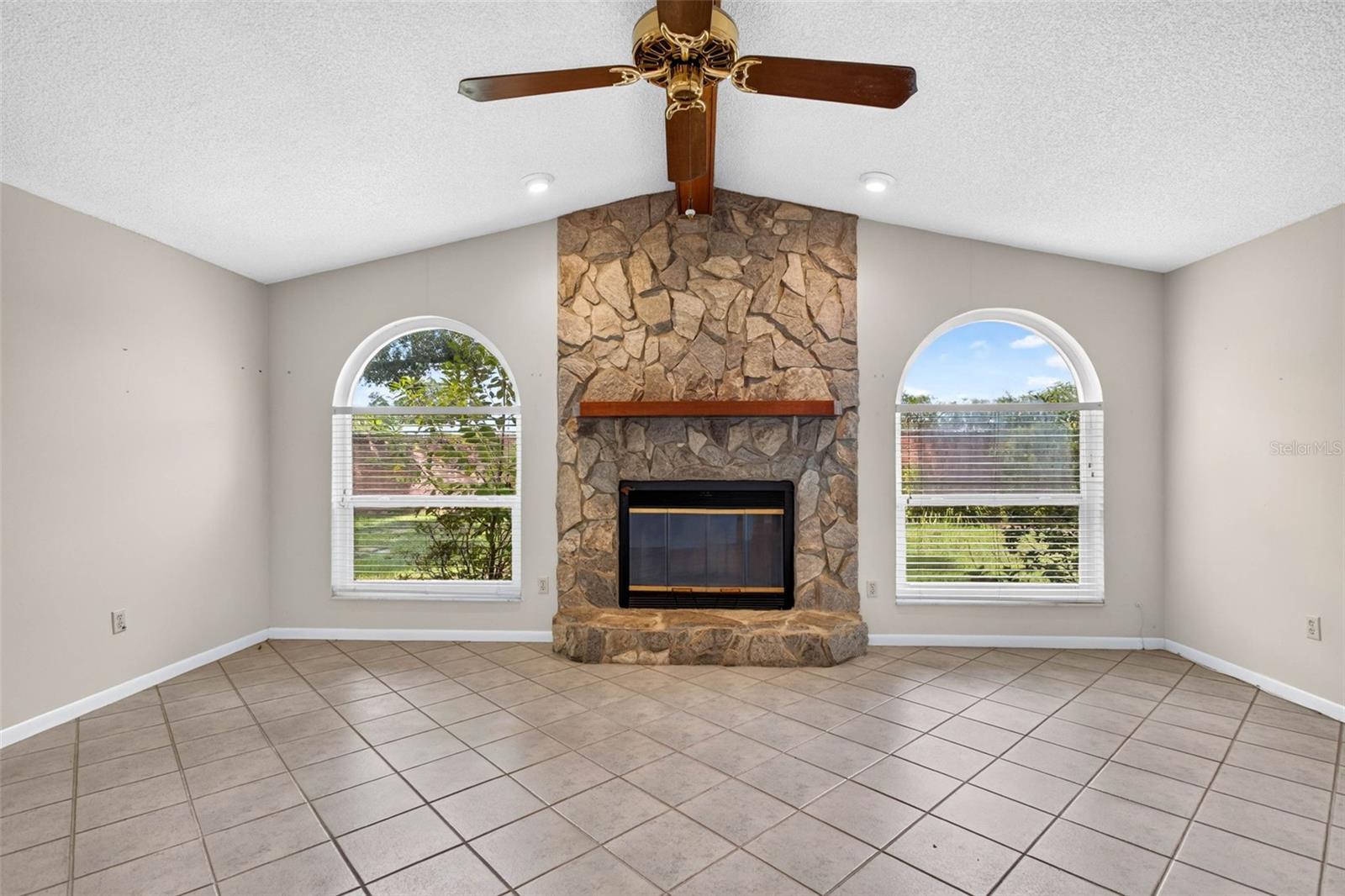 6328 N Queensway Dr Property Photo 18