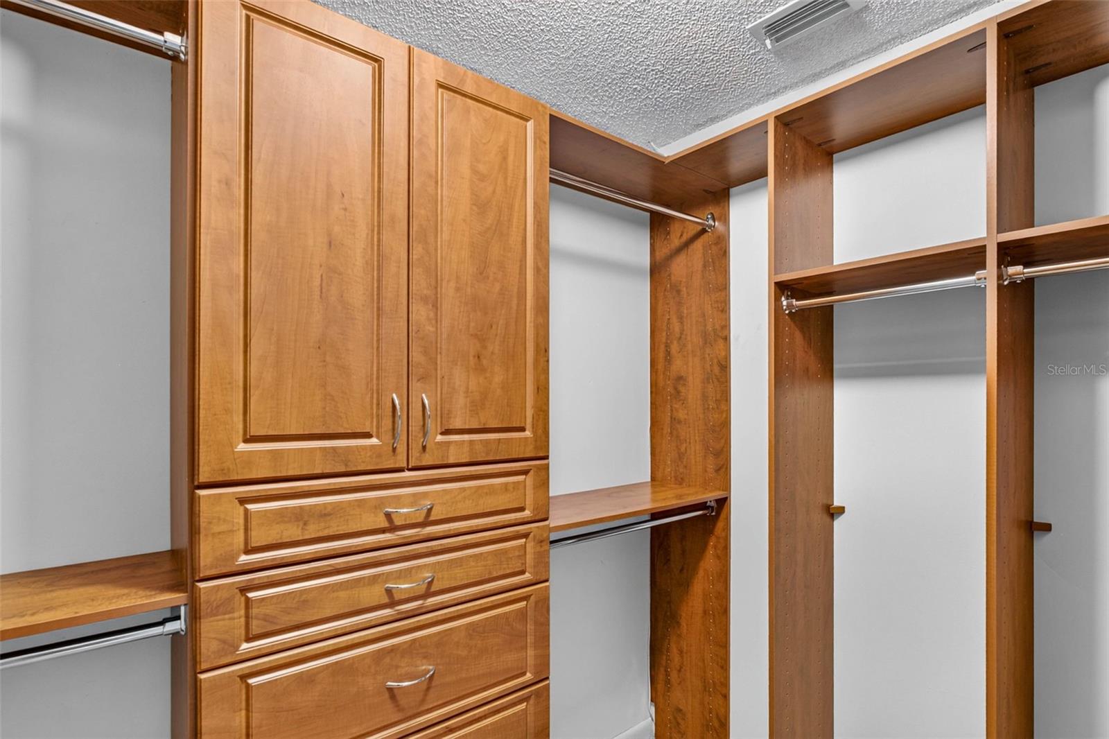 6328 N Queensway Dr Property Photo 28