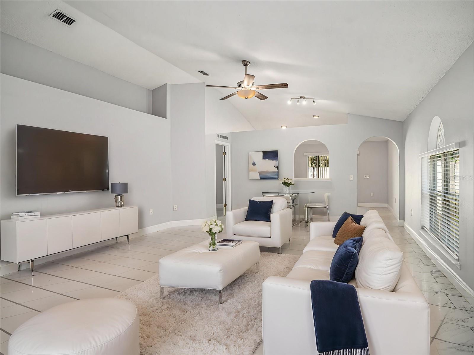 11433 Ivy Flower Loop Property Photo 6