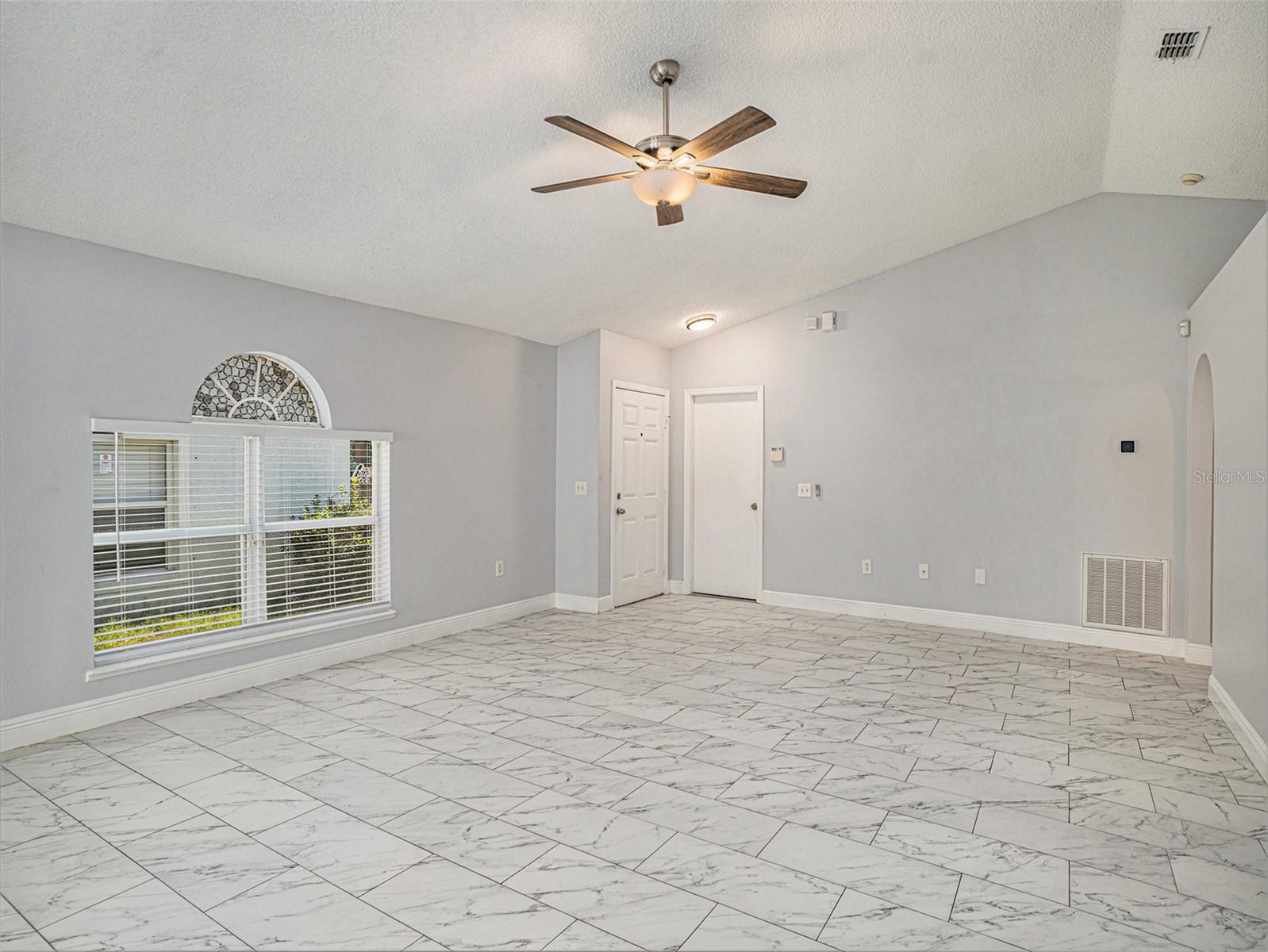 11433 Ivy Flower Loop Property Photo 8