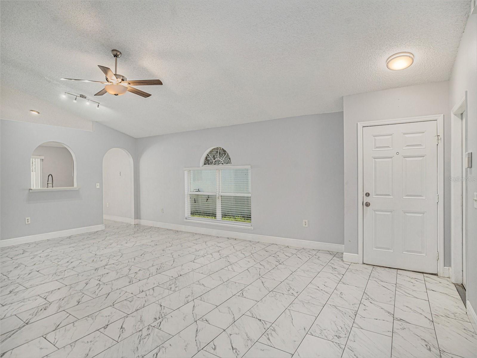 11433 Ivy Flower Loop Property Photo 9