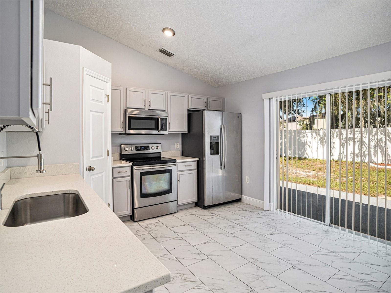 11433 Ivy Flower Loop Property Photo 12