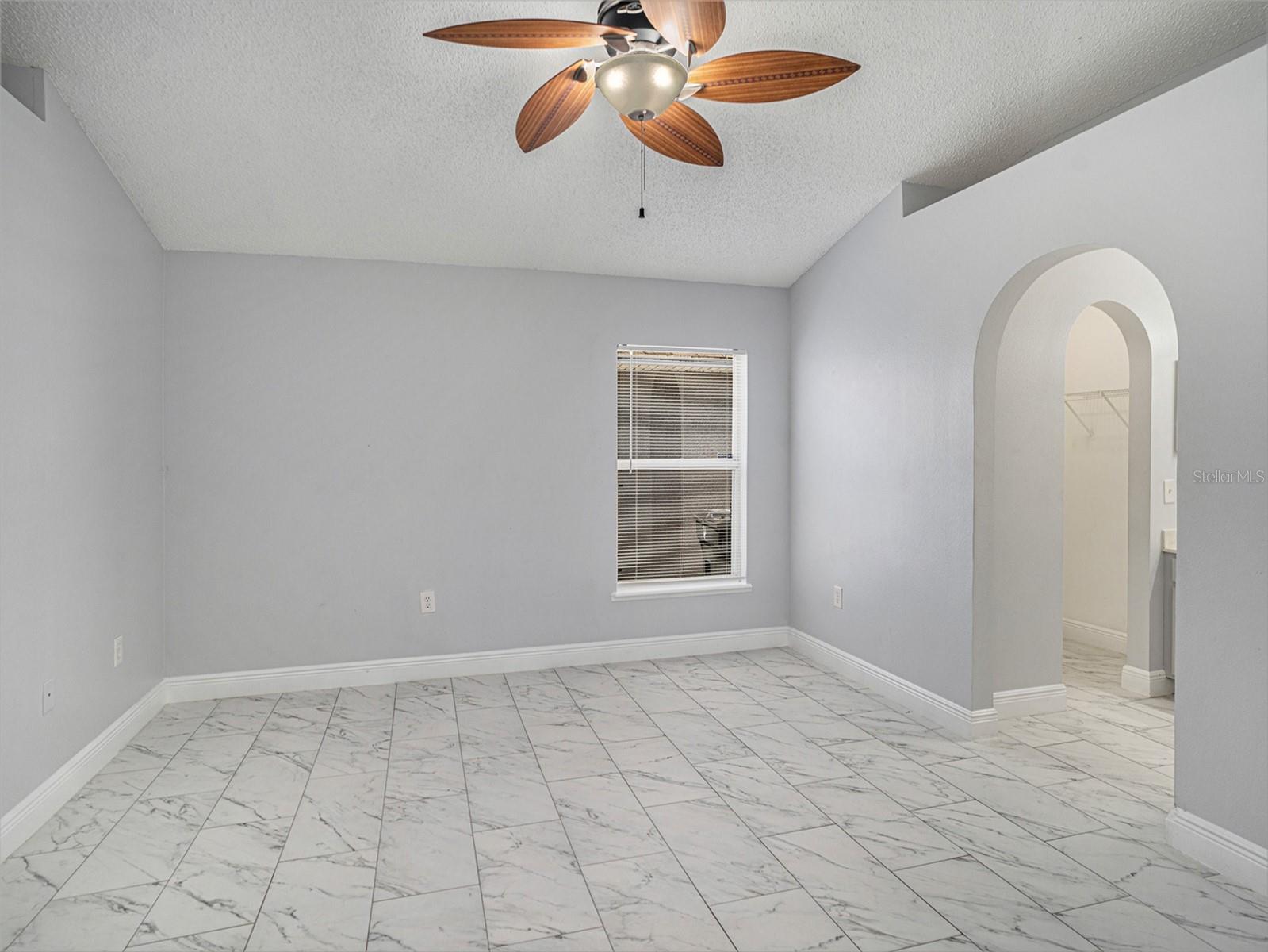 11433 Ivy Flower Loop Property Photo 15
