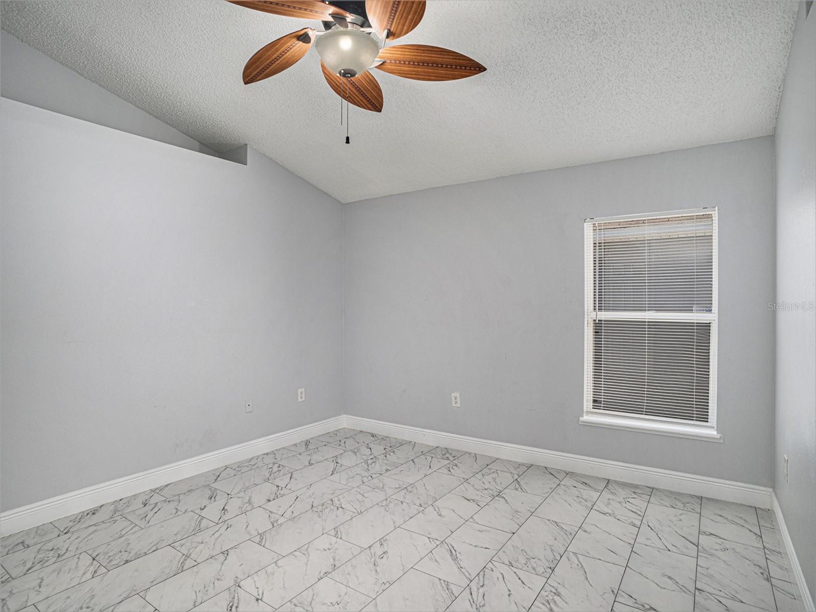 11433 Ivy Flower Loop Property Photo 16