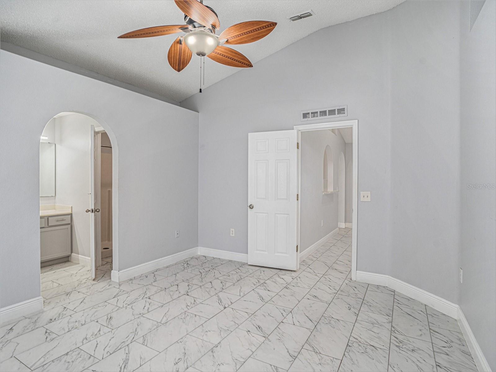 11433 Ivy Flower Loop Property Photo 17