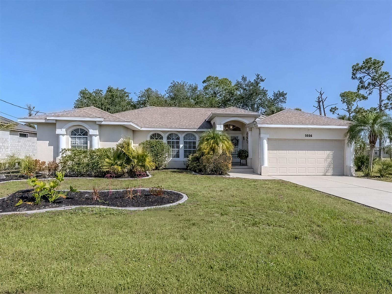 1056 Rotonda Cir Property Photo 1