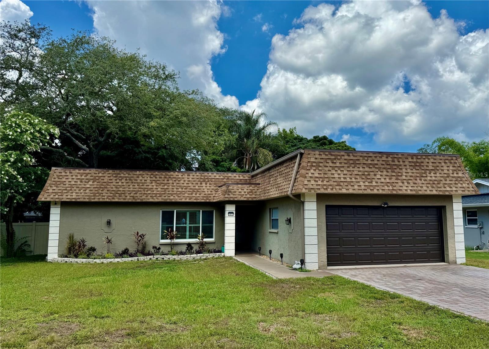 1011 Winding Oaks Dr Property Photo 1