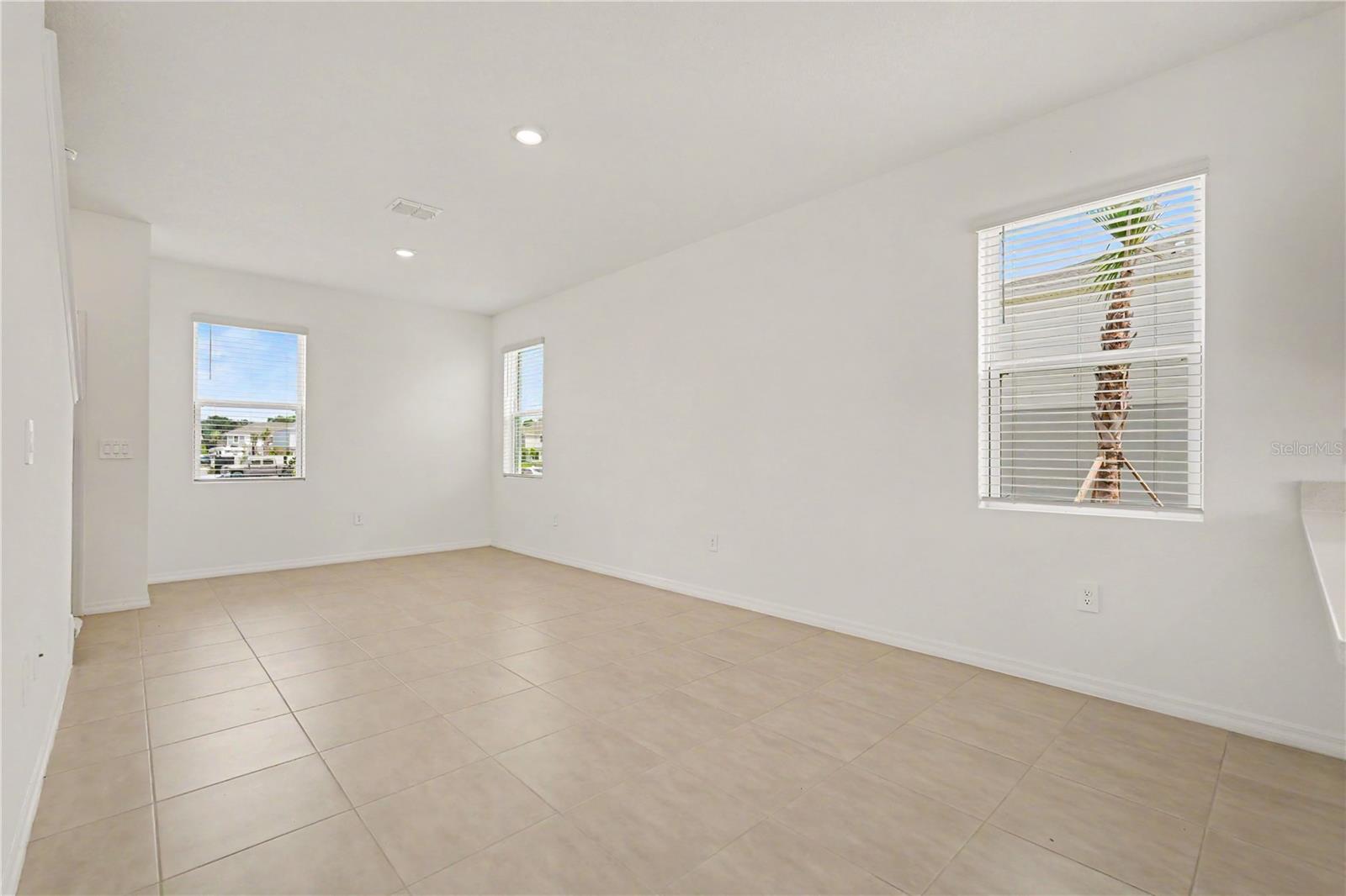 13207 Forge Ave Property Photo 9