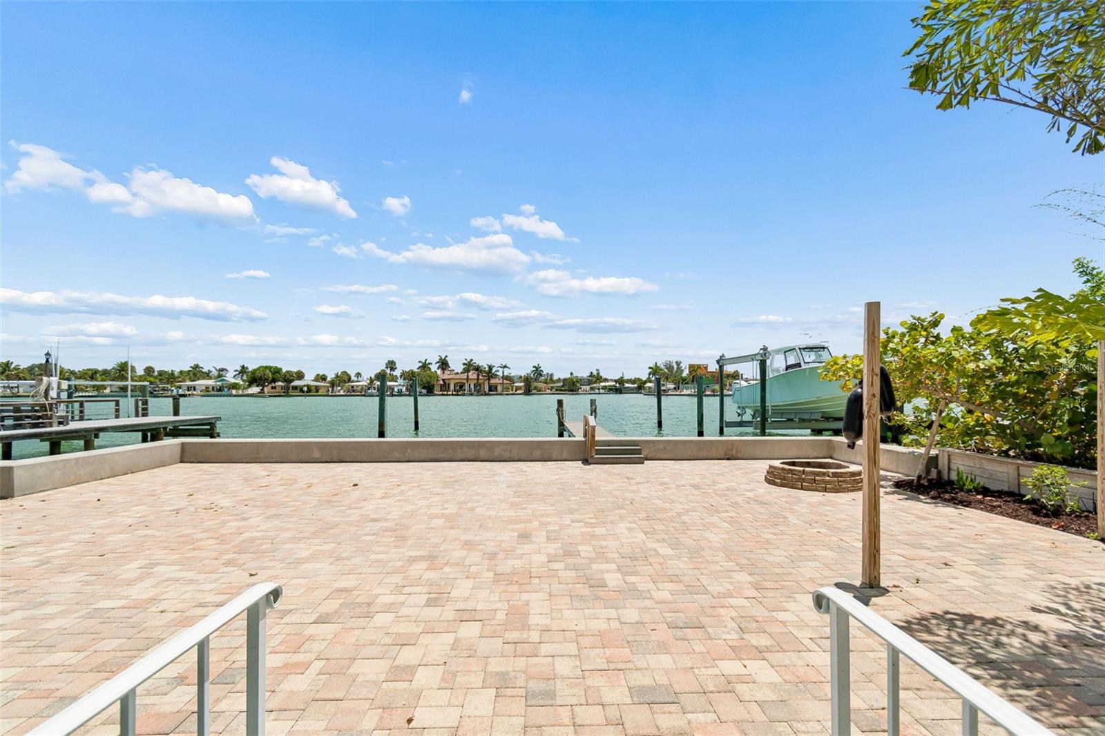 8125 Bayshore Dr Property Photo 7