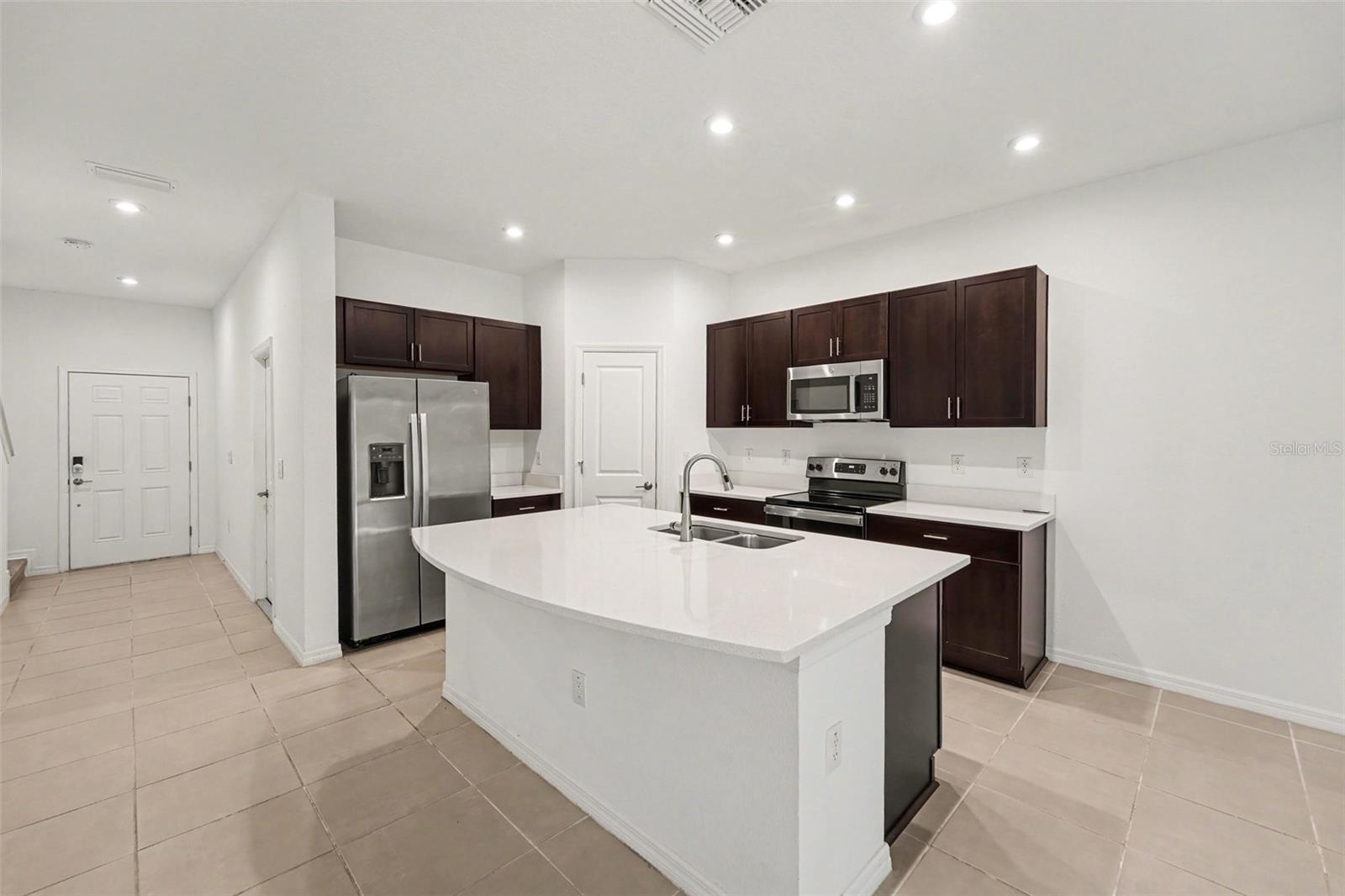 10573 Oakside Dr Property Photo 3
