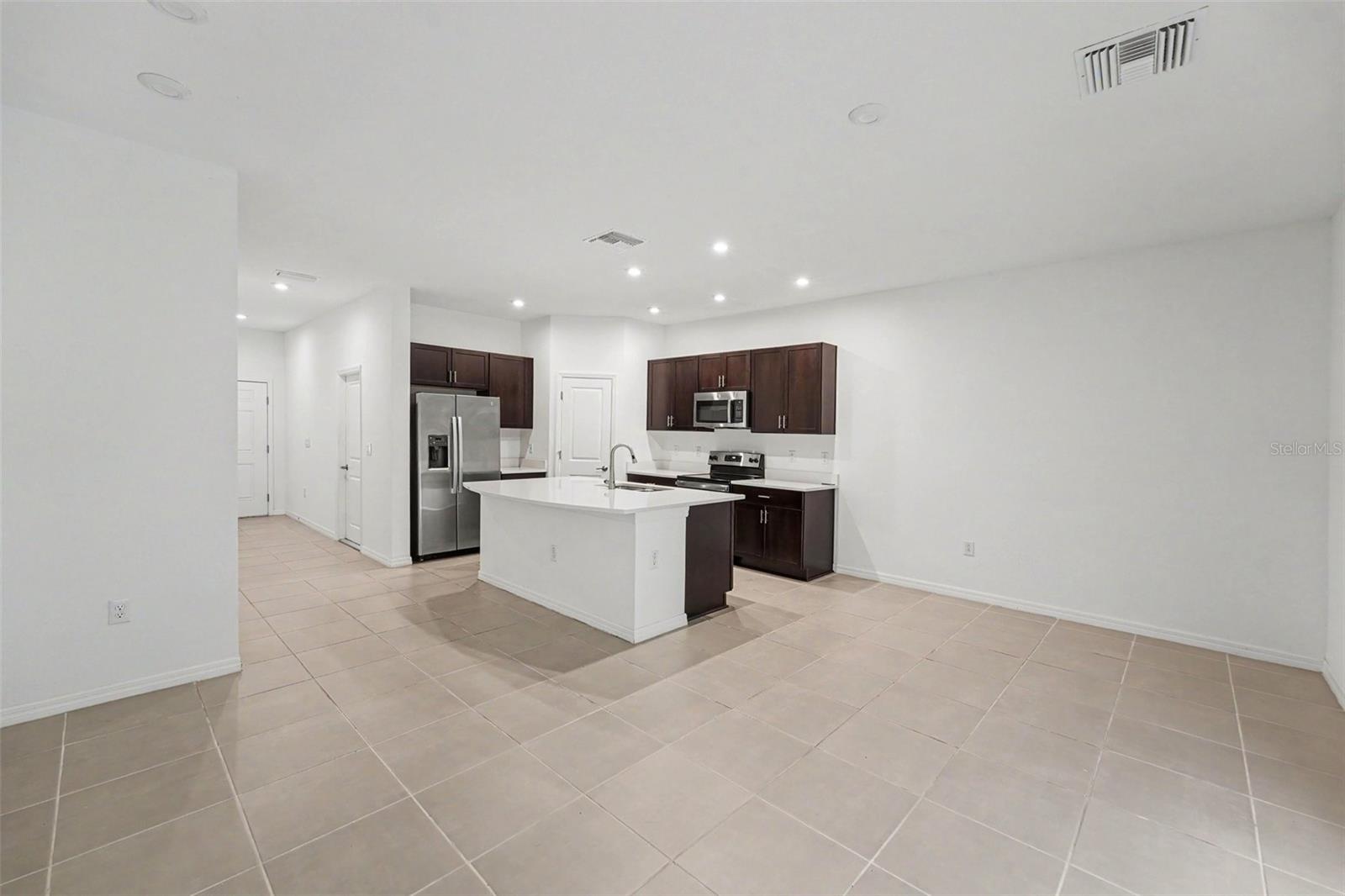 10573 Oakside Dr Property Photo 4