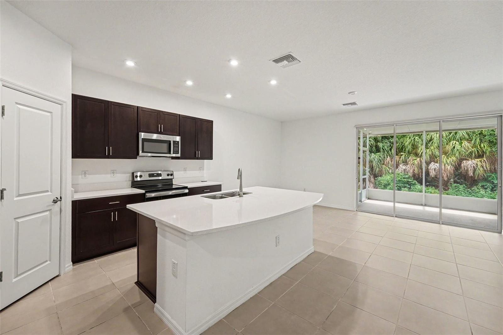 10573 Oakside Dr Property Photo 6