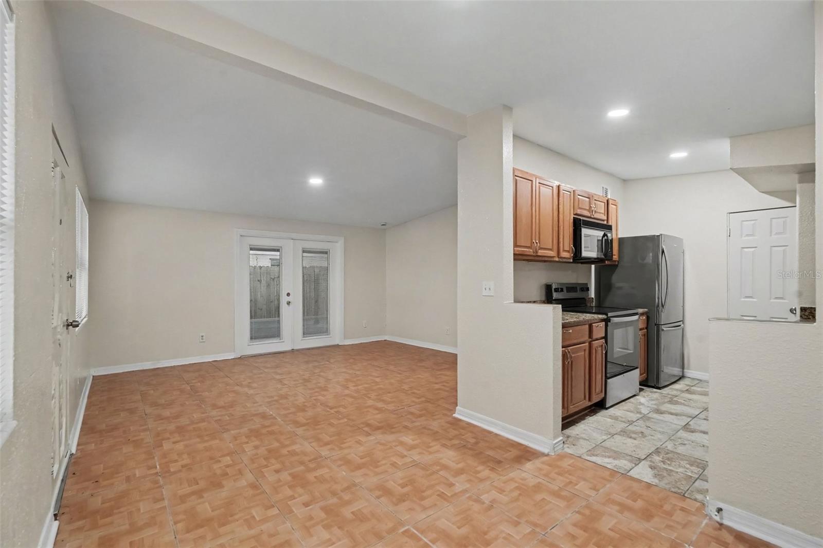 1503 W Linebaugh Ave Property Photo 2