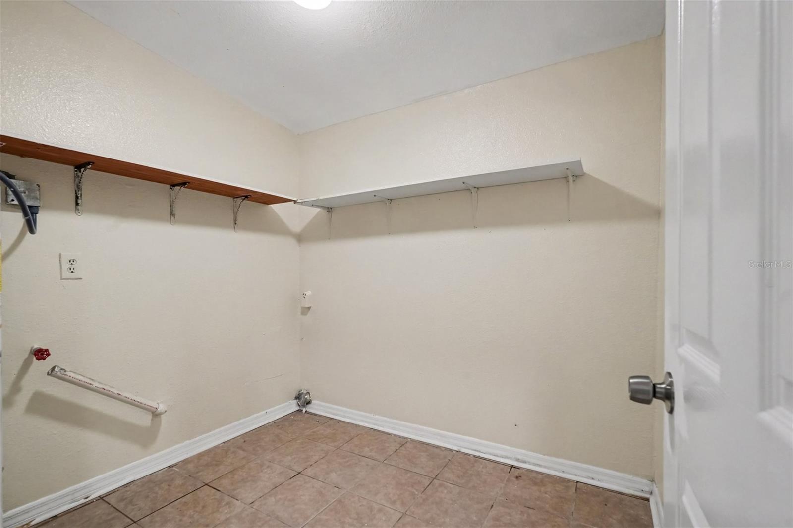 1503 W Linebaugh Ave Property Photo 6