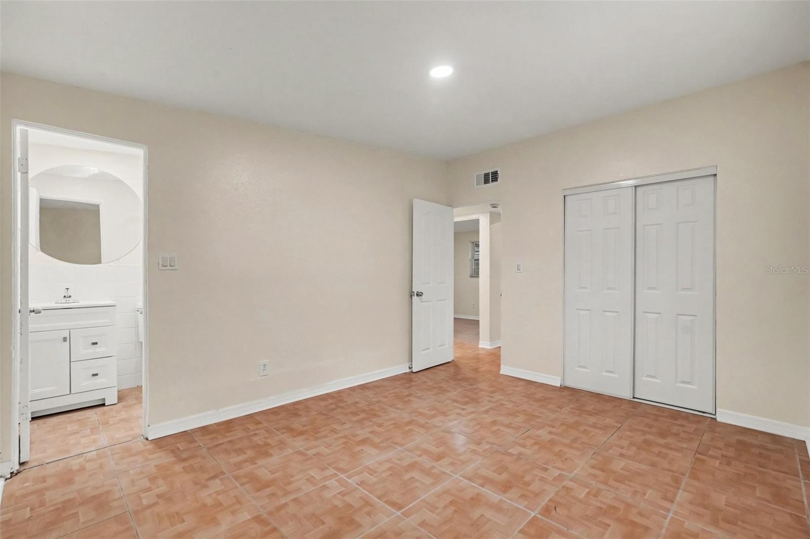 1503 W Linebaugh Ave Property Photo 7