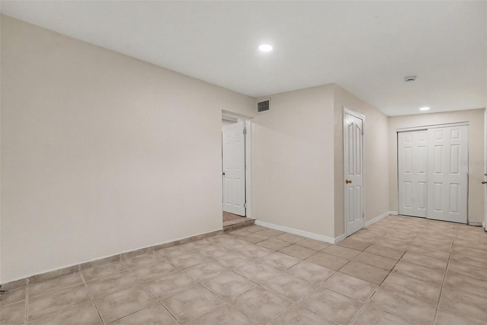 1503 W Linebaugh Ave Property Photo 13
