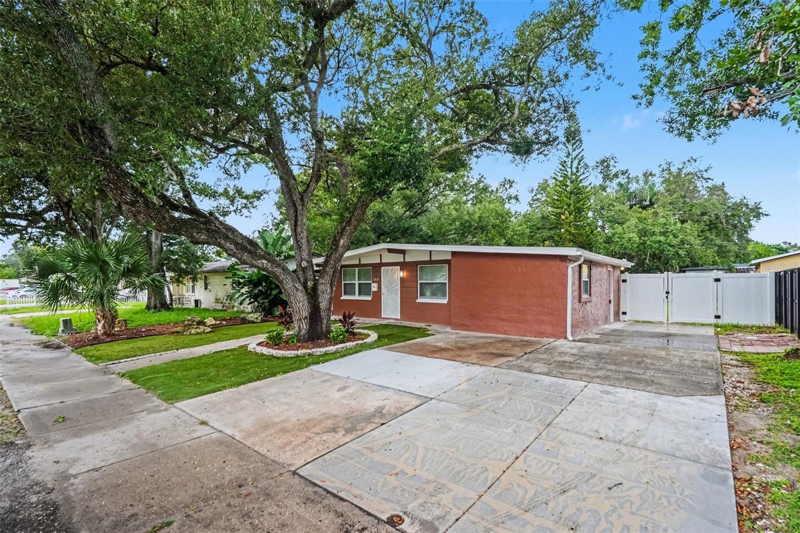 1503 W Linebaugh Ave Property Photo 15