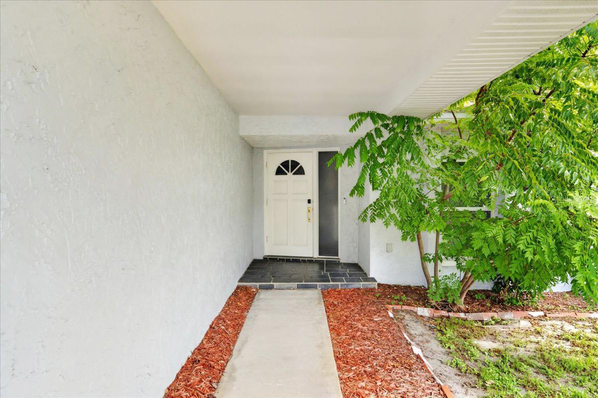 2964 Meadow Oak Dr S Property Photo 2