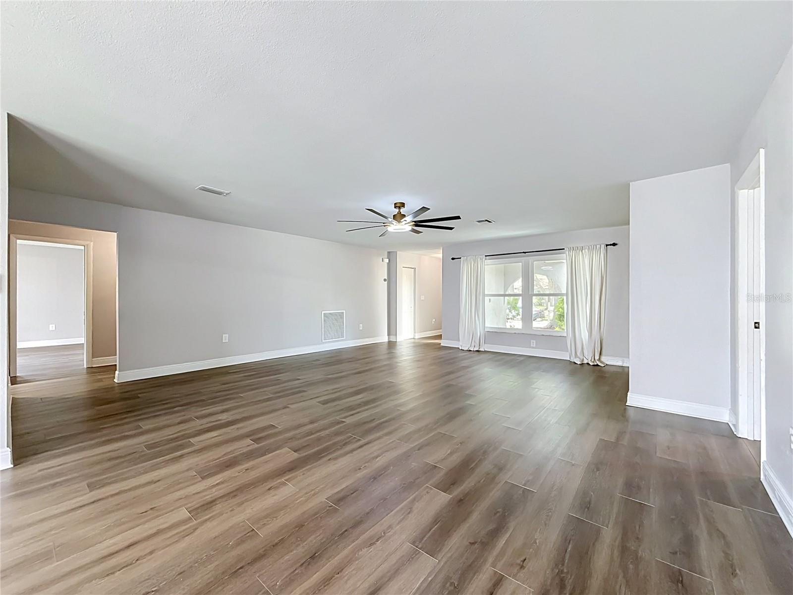 1405 Overcash Dr Property Photo 9