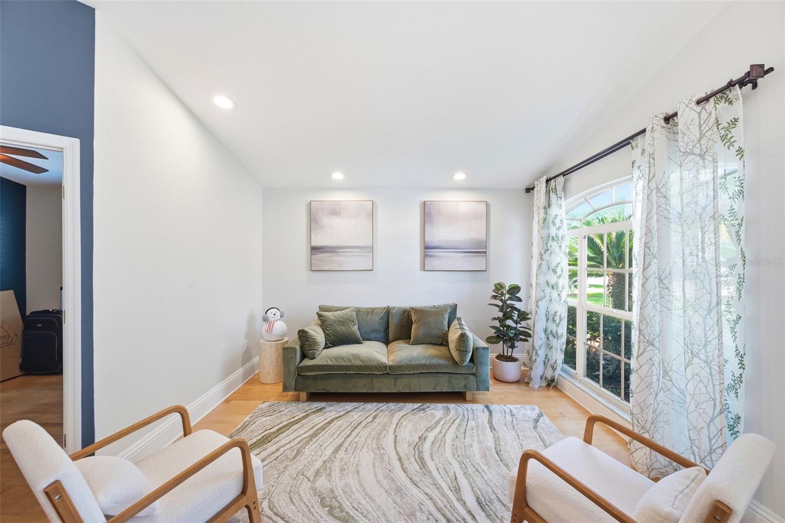 13108 Royal George Ave Property Photo 9