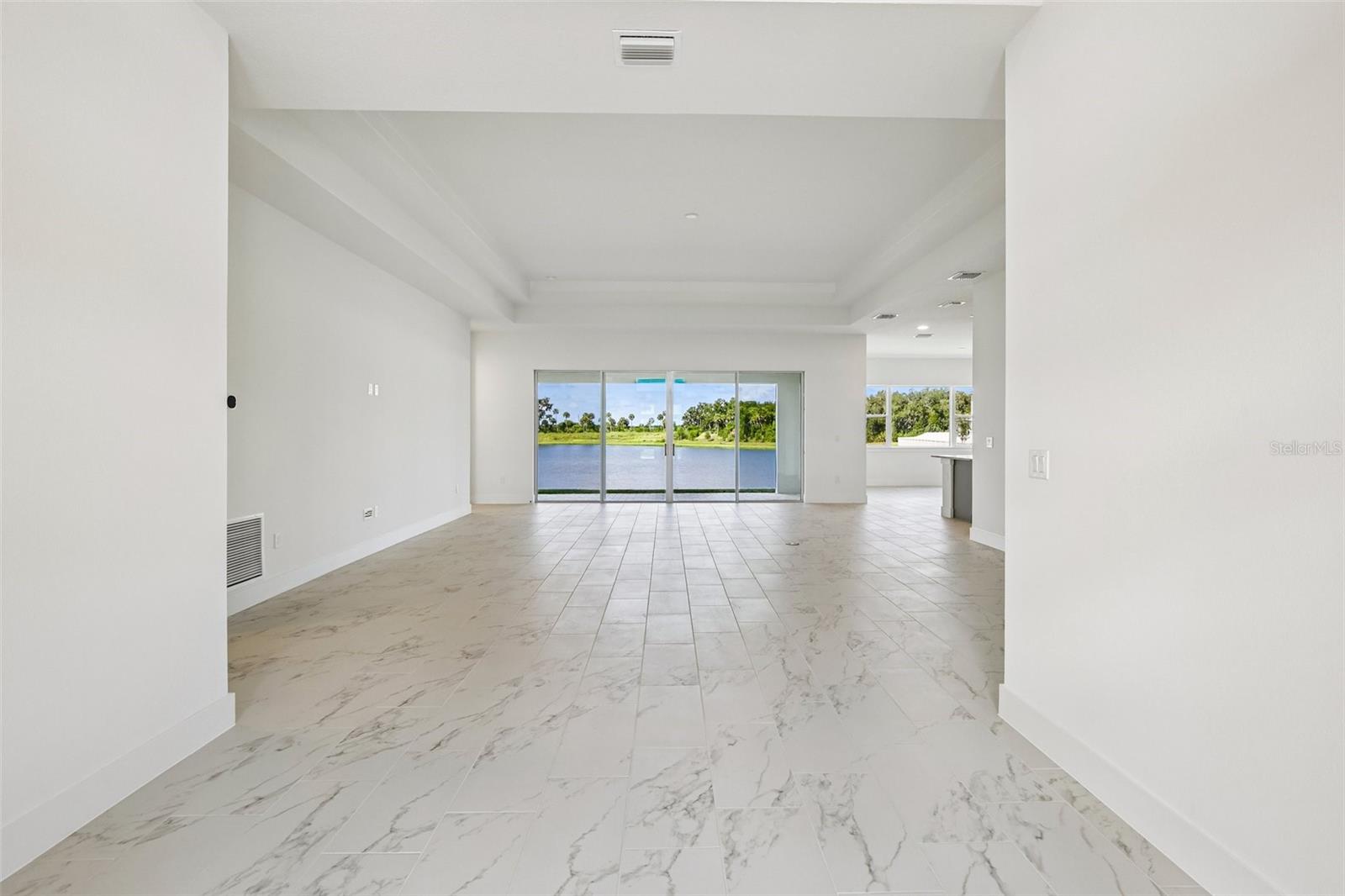 8255 Golden Beach Ct Property Photo 4