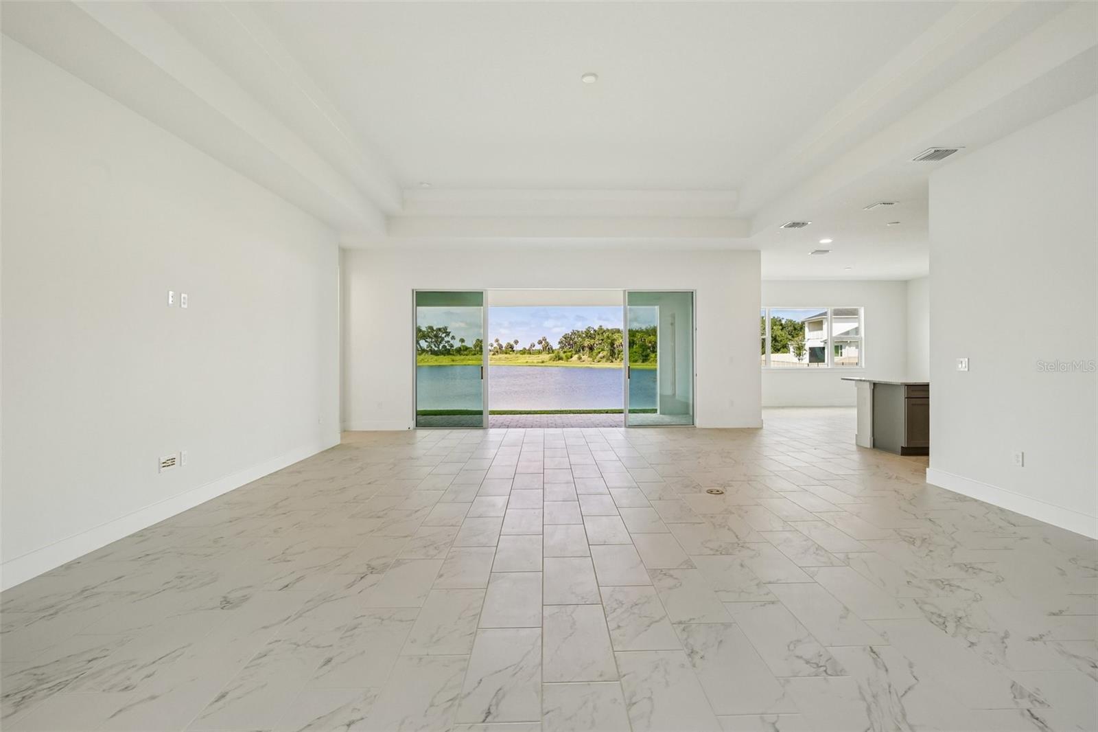 8255 Golden Beach Ct Property Photo 10