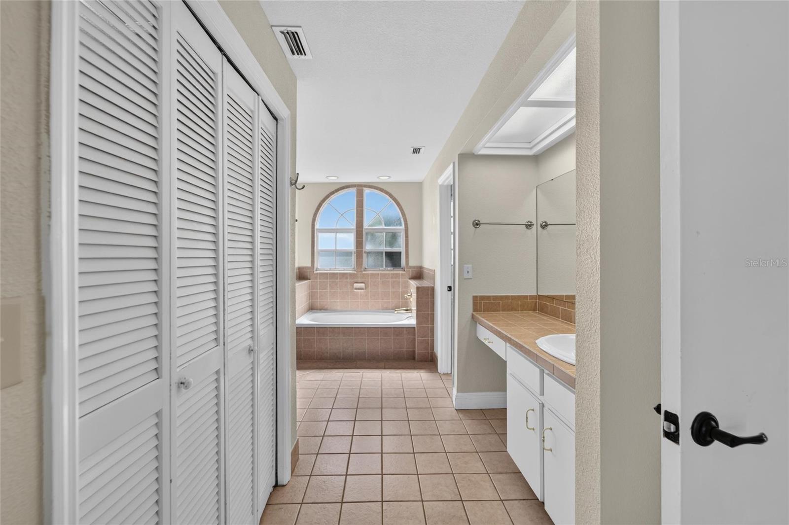 5309 St Lucia Dr Property Photo 15