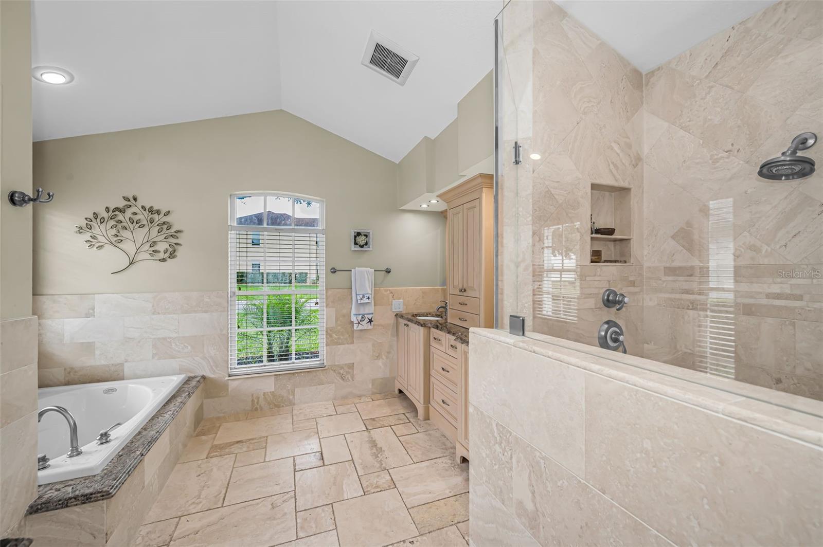 4084 Ligustrum Dr Property Photo 16