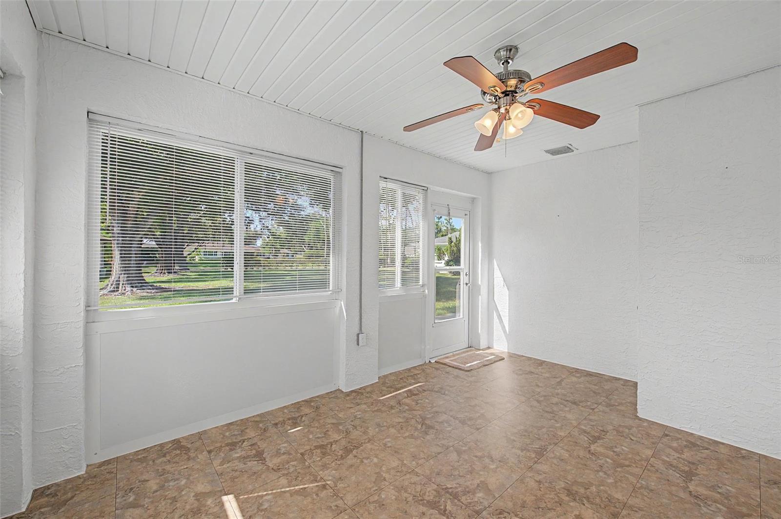 1905 Hanson Ct #305 Property Photo 13